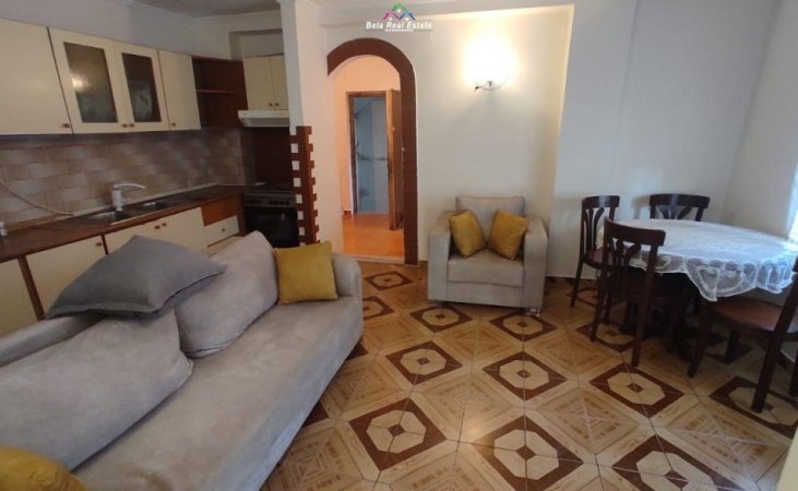 Tirane, jepet me qera apartament 1+1 Kati 2, 60 m² 550 € (Sheshi Willson)