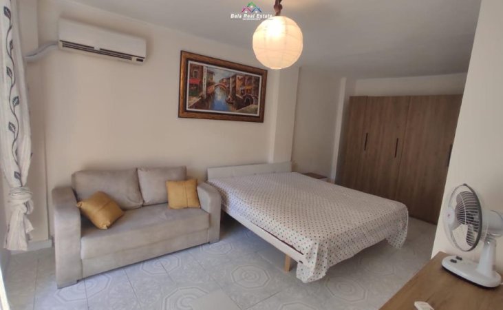 Tirane, jepet me qera apartament 1+1 Kati 2, 60 m² 550 € (Sheshi Willson)
