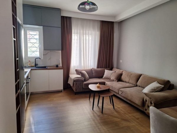 Tirane, jepet me qera apartament 2+1 Kati 2, 85 m² 1.000 € (Rruga Hoxha Tahsim)