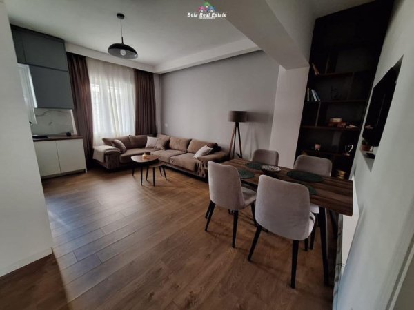 Tirane, jepet me qera apartament 2+1 Kati 2, 85 m² 1.000 € (Rruga Hoxha Tahsim)