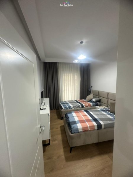 Tirane, jepet me qera apartament 2+1 Kati 2, 85 m² 1.000 € (Rruga Hoxha Tahsim)