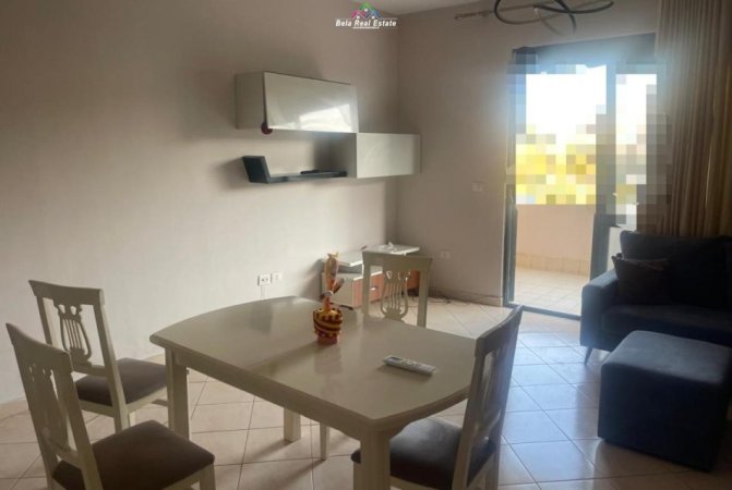 Tirane, jepet me qera apartament 2+1+Ballkon Kati 3, 118 m² 550 € (rruga Hamdi Sina)