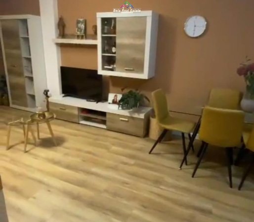 Shqiperi, jepet me qera apartament 2+1+Ballkon Kati 4, 100 m² 700 € (rruga Liqeni i Thate)