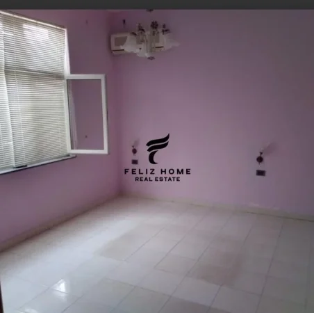 Tirane, jepet me qera apartament 3+1 Kati 1, 120 m² 700 € (SELVIA)