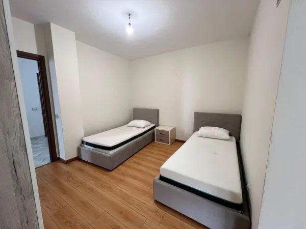 Tirane, shitet apartament 2+1+Ballkon Kati 5, 124 m² 185.000 € (Rruga Asim Vokshi)