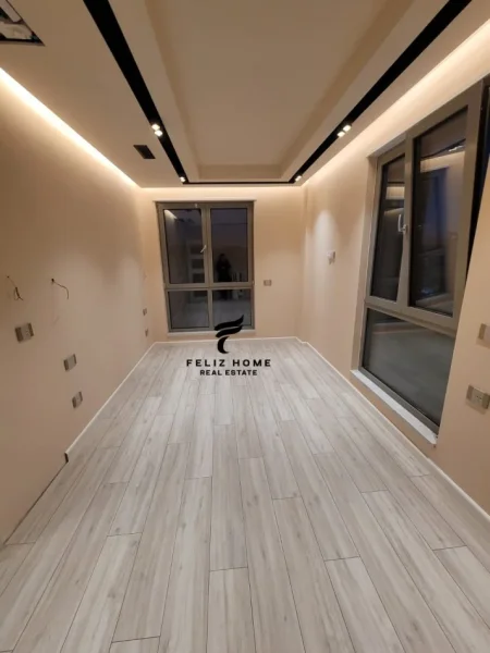 Tirane, jepet me qera zyre Kati 7, 96 m² 1.300 € (RRUGA E DURRESIT)