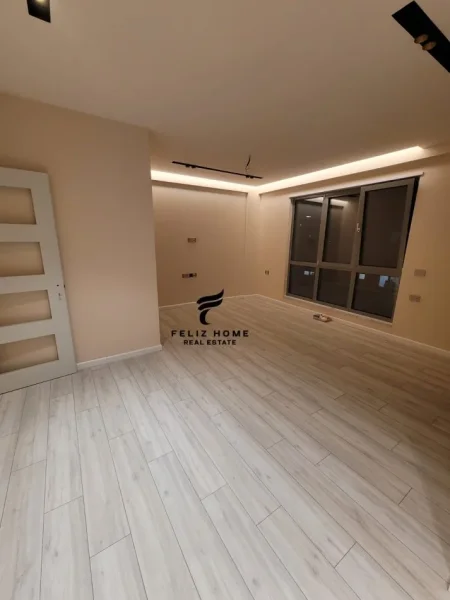 Tirane, jepet me qera zyre Kati 7, 96 m² 1.300 € (RRUGA E DURRESIT)