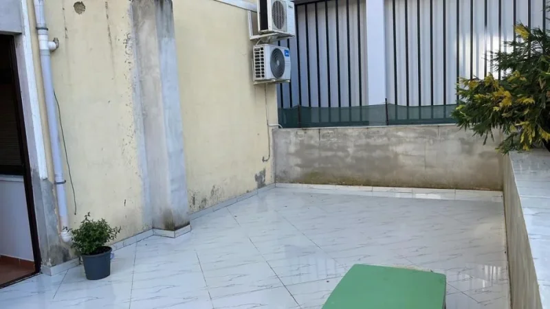 Tirane, jepet me qera shtepi 2+1+Aneks+Ballkon Kati 1, 130 m² 500 € (Ali Demi)