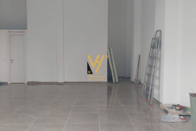 Tirane, shitet dyqan Kati 0, 63 m² 126.000 € (MEDRESEJA)