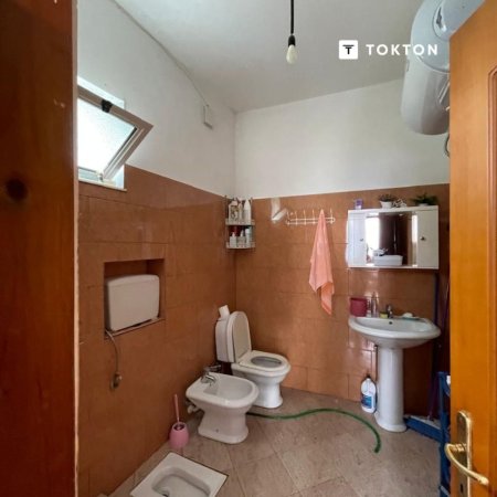 Tirane, shitet shtepi 2+1 Kati 1, 261 m² 120.000 € (Babrru, Tiranë, TT 1490)