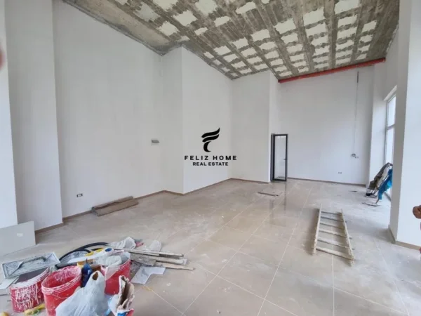 Tirane, jepet me qera dyqan Kati 0, 70 m² 1.500 € (STACIONI TRENIT)