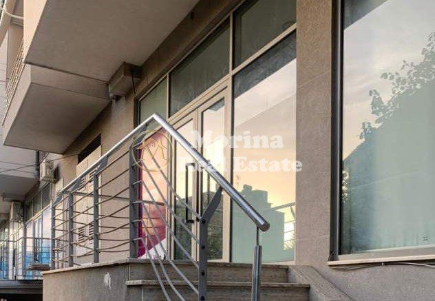 Tirane, shitet ambjent biznesi Kati 1, 47 m² 105.000 € (Kinostudio)