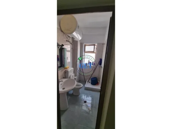 Durres, jepet me qera apartament 2+1+Ballkon Kati 2, 113 m² 500 € (Currila)