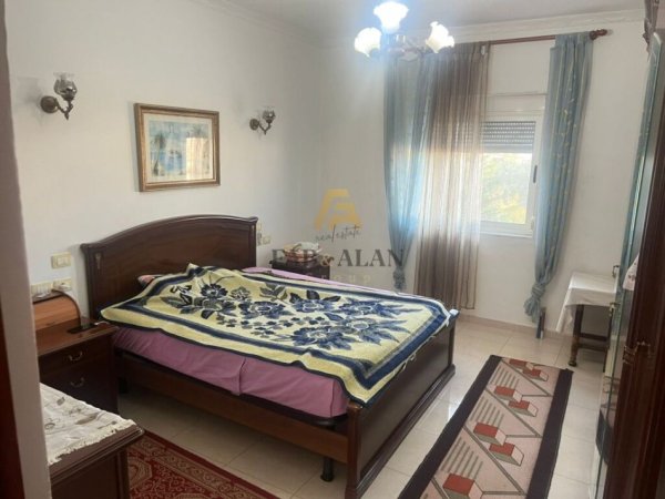 Durres, jepet me qera apartament 2+1+post parkimi Kati 3, 100 m² 600 € (Gjykata e Rrethit, Durres)