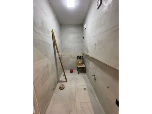Tirane, jepet me qera apartament 1+1 Kati 3, 60 m² 550 € 
