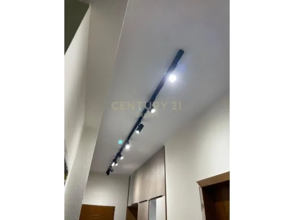 Tirane, jepet me qera apartament 1+1 Kati 3, 60 m² 550 € 