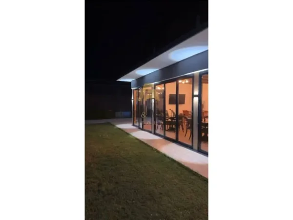 Gjiri Lalezit | Hamallaj, jepet me qera bar-resorant Kati 0, 600 m² 1.000 € (Gjiri i Lalzit)