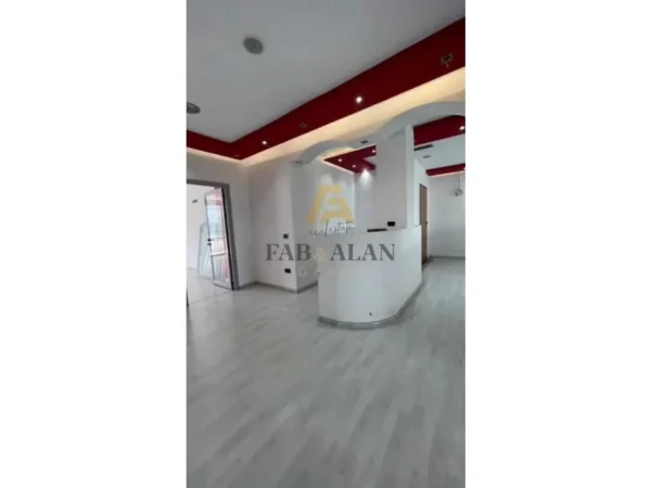 Tirane, jepet me qera ambjent biznesi Kati 1, 151 m² 1.000 € (Kthesa e Kamzes)