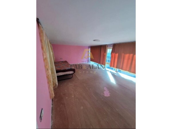 Tirane, jepet me qera apartament 2+1 Kati 1, 75 m² 300 € (Fresku)