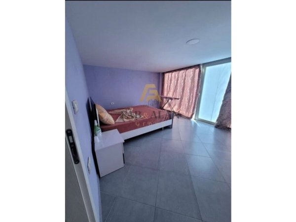 Tirane, jepet me qera apartament 2+1 Kati 1, 75 m² 300 € (Fresku)