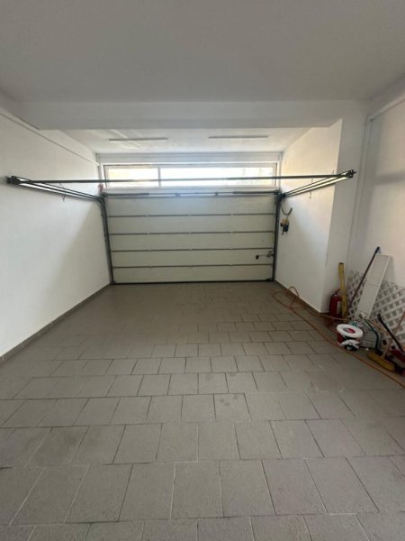 Tirane, jepet me qera Vile 3 Katshe Kati 4, 550 m² 3.900 € (Lunder)