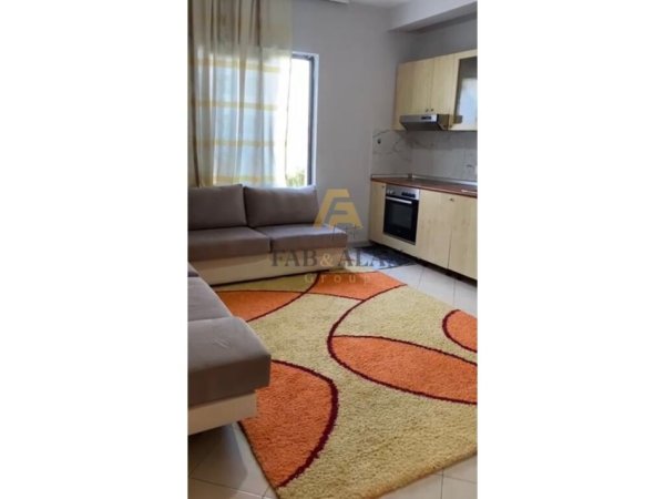 Tirane, jepet me qera shtepi 2+1 Kati 0, 400 € (Selite)
