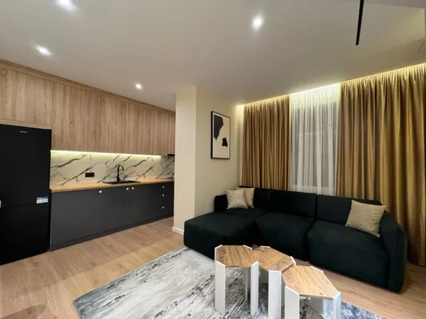 Tirane, shitet 1+1 Kati 5, 56 m² 150.000 € (Pazari i Ri)