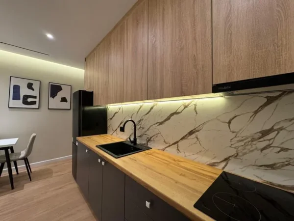 Tirane, shitet 1+1 Kati 5, 56 m² 150.000 € (Pazari i Ri)