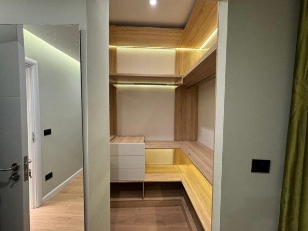 Tirane, shitet 1+1 Kati 5, 56 m² 150.000 € (Pazari i Ri)