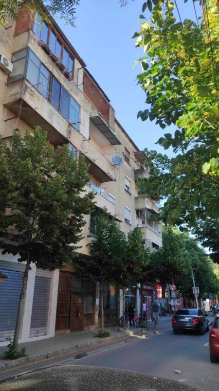 Tirane, jap me qera apartament 2+1+Aneks+Ballkon Kati 4, 86 m² 600 € (Qemal Stafa)