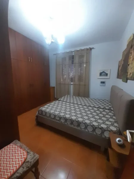 Tirane, jap me qera apartament 2+1+Aneks+Ballkon Kati 4, 86 m² 600 € (Qemal Stafa)
