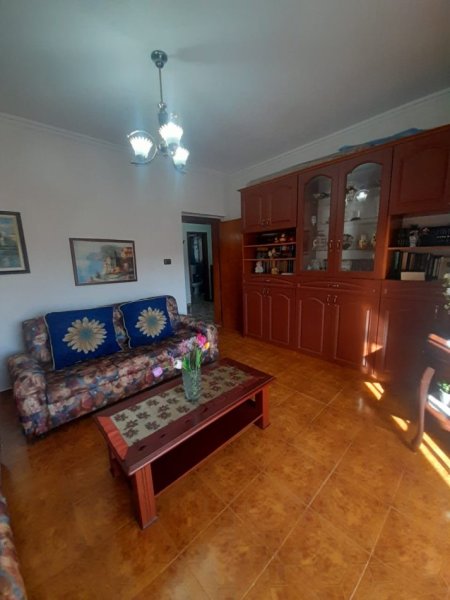 Tirane, jap me qera apartament 2+1+Aneks+Ballkon Kati 4, 86 m² 600 € (Qemal Stafa)