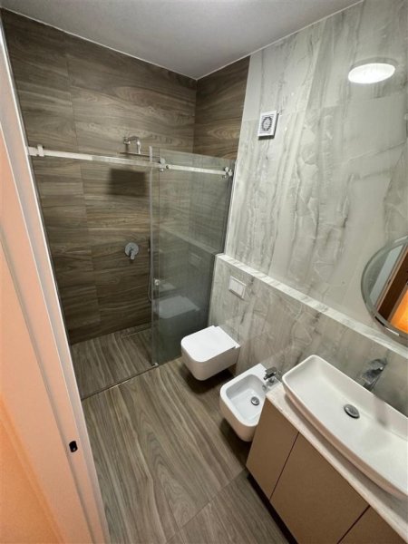 Tirane, shitet apartament 2+1+Ballkon Kati 2, 90 m² 195.000 € (Residenca Rose Garden)