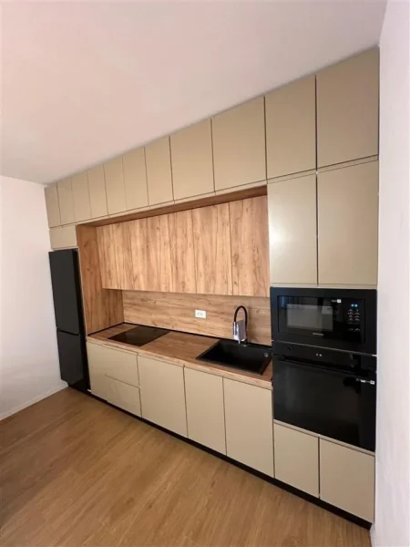 Tirane, shitet apartament 2+1+Ballkon Kati 2, 90 m² 195.000 € (Residenca Rose Garden)