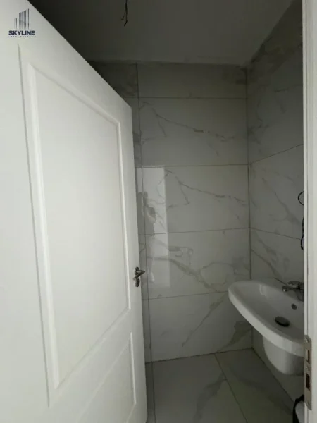 Tirane, shitet apartament 2+1+Ballkon Kati 9, 102 m² 130.000 € (Vila L)