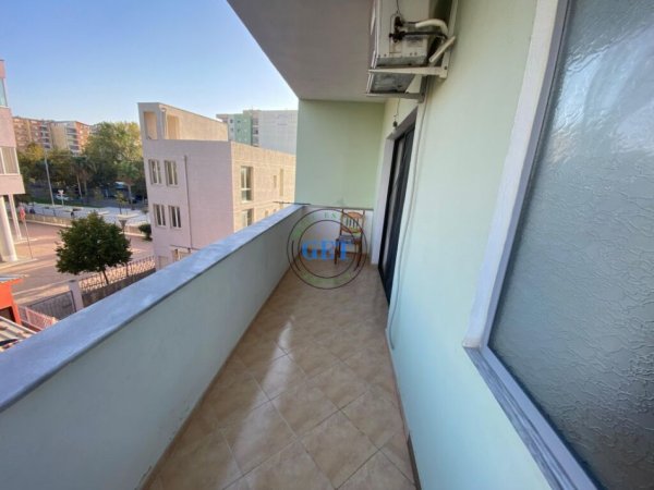 Durres, jepet me qera apartament 1+1 Kati 3, 75 m² 250 € (Plazh Hekurudha)