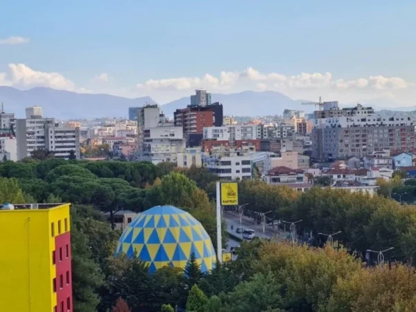 Tirane, shitet apartament 2+1 Kati 17, 123 m² (Laprake)