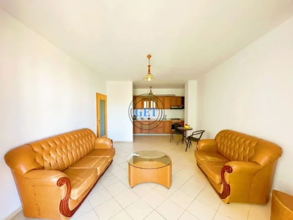 Durres, jepet me qera apartament 1+1 Kati 5, 50 m² 300 € (Plazh Iliria)