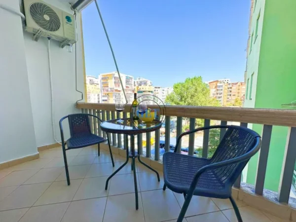 Durres, jepet me qera apartament 1+1 Kati 5, 50 m² 300 € (Plazh Iliria)