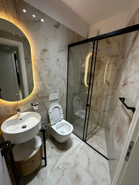 Tirane, jap me qera apartament 2+1 Kati 1, 105 m² 1.000 € (Rruga Kodra e Diellit)