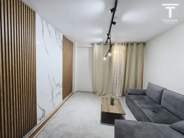 Tirane, shitet apartament 2+1+Ballkon Kati 1, 84.900 €,  TT1480