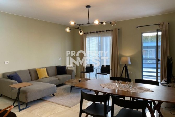 Tirane, jepet me qera apartament 2+1+Aneks+Ballkon Kati 5, 110 m² 850 € (rruga kosovareve)