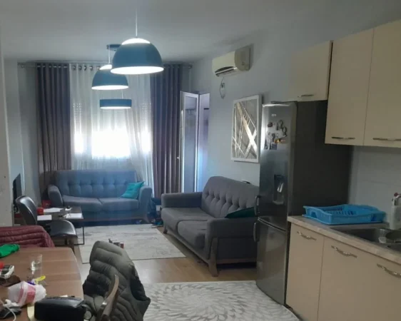 Tirane, jap me qera apartament 1+1+Ballkon Kati 5, 60 m² 400 € (Porcelan)
