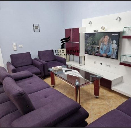 Tirane, jepet me qera apartament 3+1 Kati 4, 106 m² 800 € (ZOGU I ZI)
