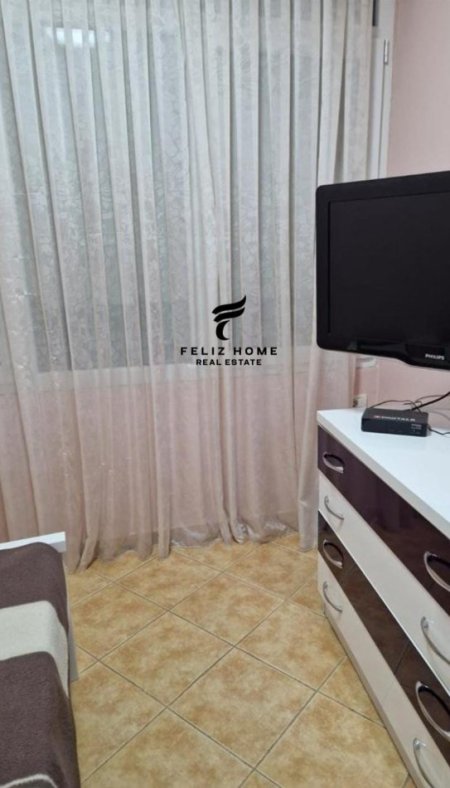 Tirane, jepet me qera apartament 3+1 Kati 4, 106 m² 800 € (ZOGU I ZI)