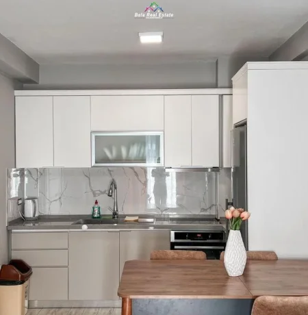 Tirane, jepet me qera apartament 1+1+Ballkon Kati 5, 70 m² 600 € (5 maj)