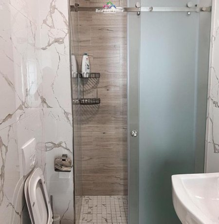 Tirane, jepet me qera apartament 1+1+Ballkon Kati 5, 70 m² 600 € (5 maj)