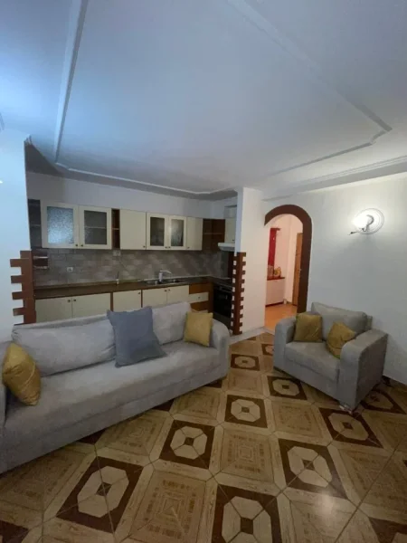 Tirane, jepet me qera apartament 1+1+Aneks+Ballkon Kati 2, 60 m² 500 € (Sheshi Wilson)