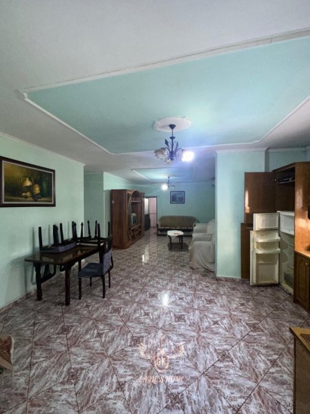 Durres, jepet me qera apartament 2+1+Ballkon Kati 1, 100 m² 305 € 