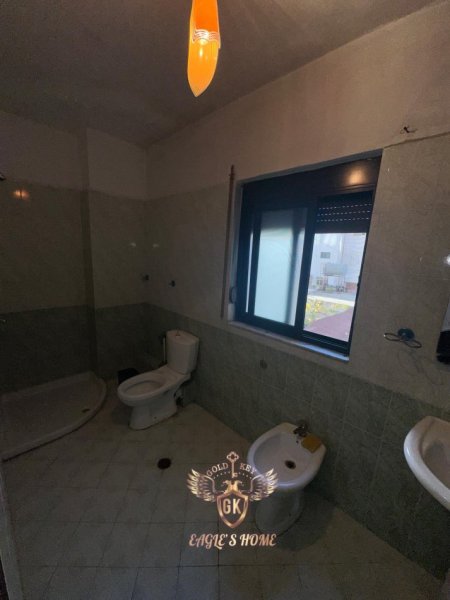 Durres, jepet me qera apartament 2+1+Ballkon Kati 1, 100 m² 305 € 